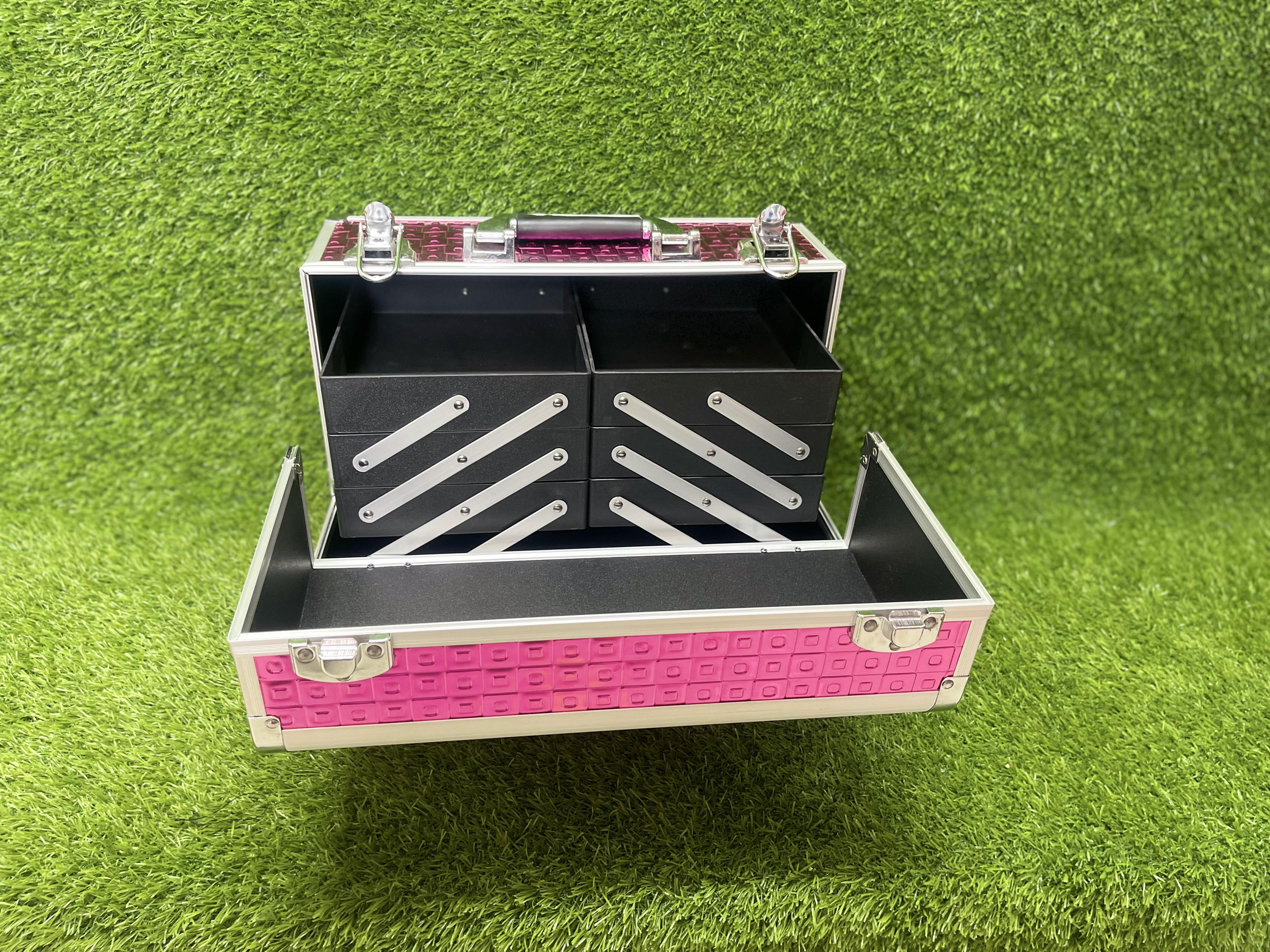 BEAUTY BOX