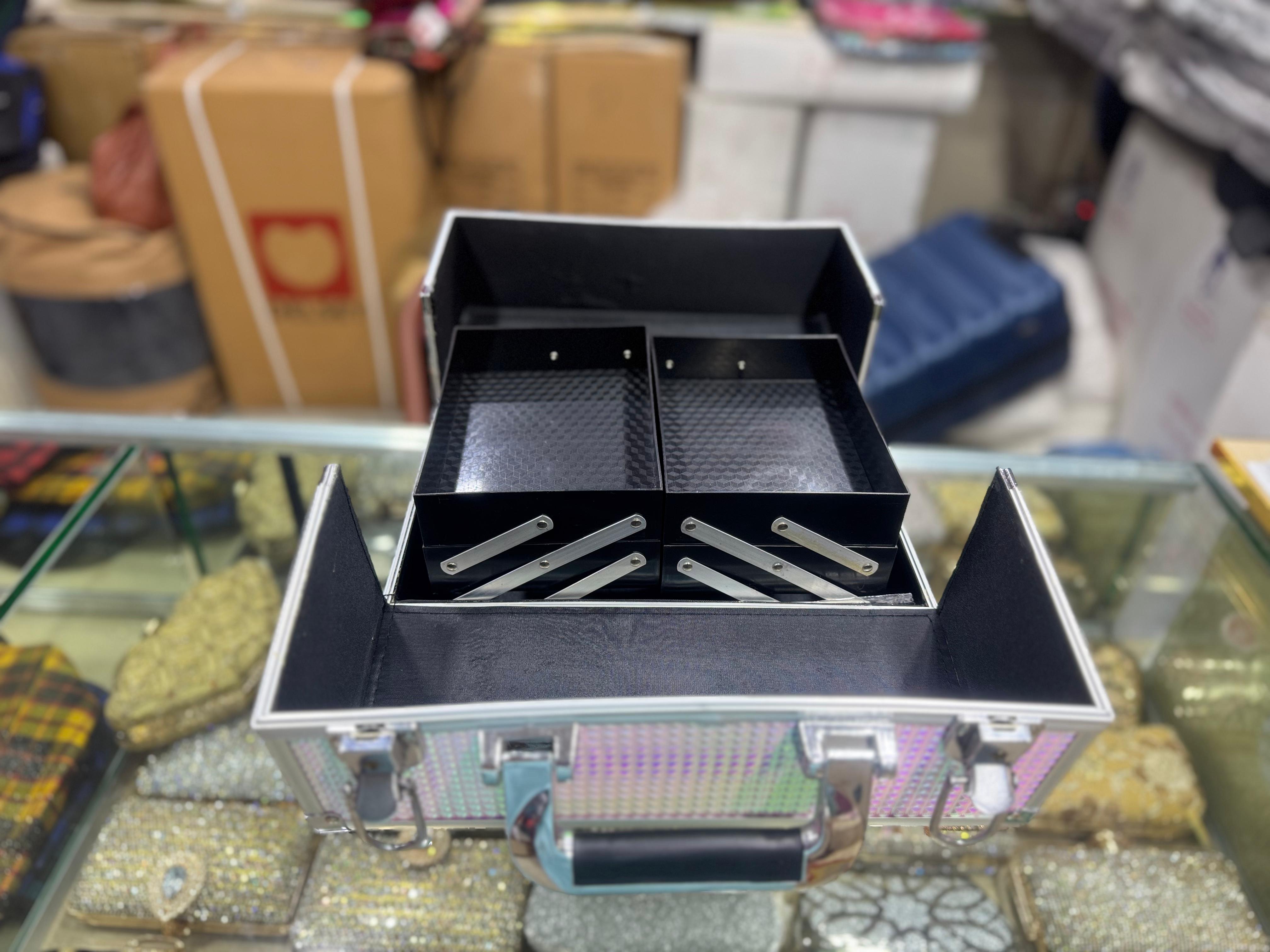 Beauty organizer box elegant design