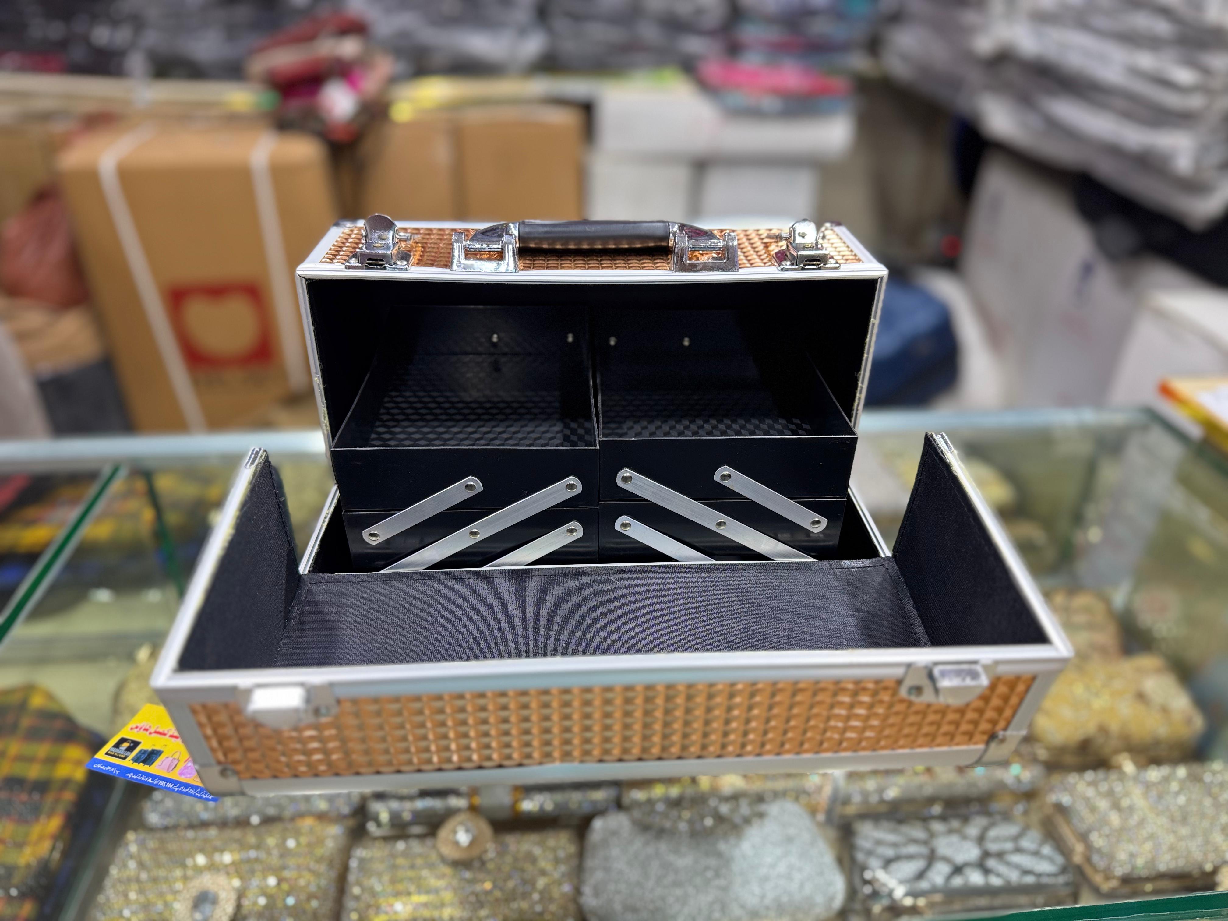 Beauty organizer box elegant design
