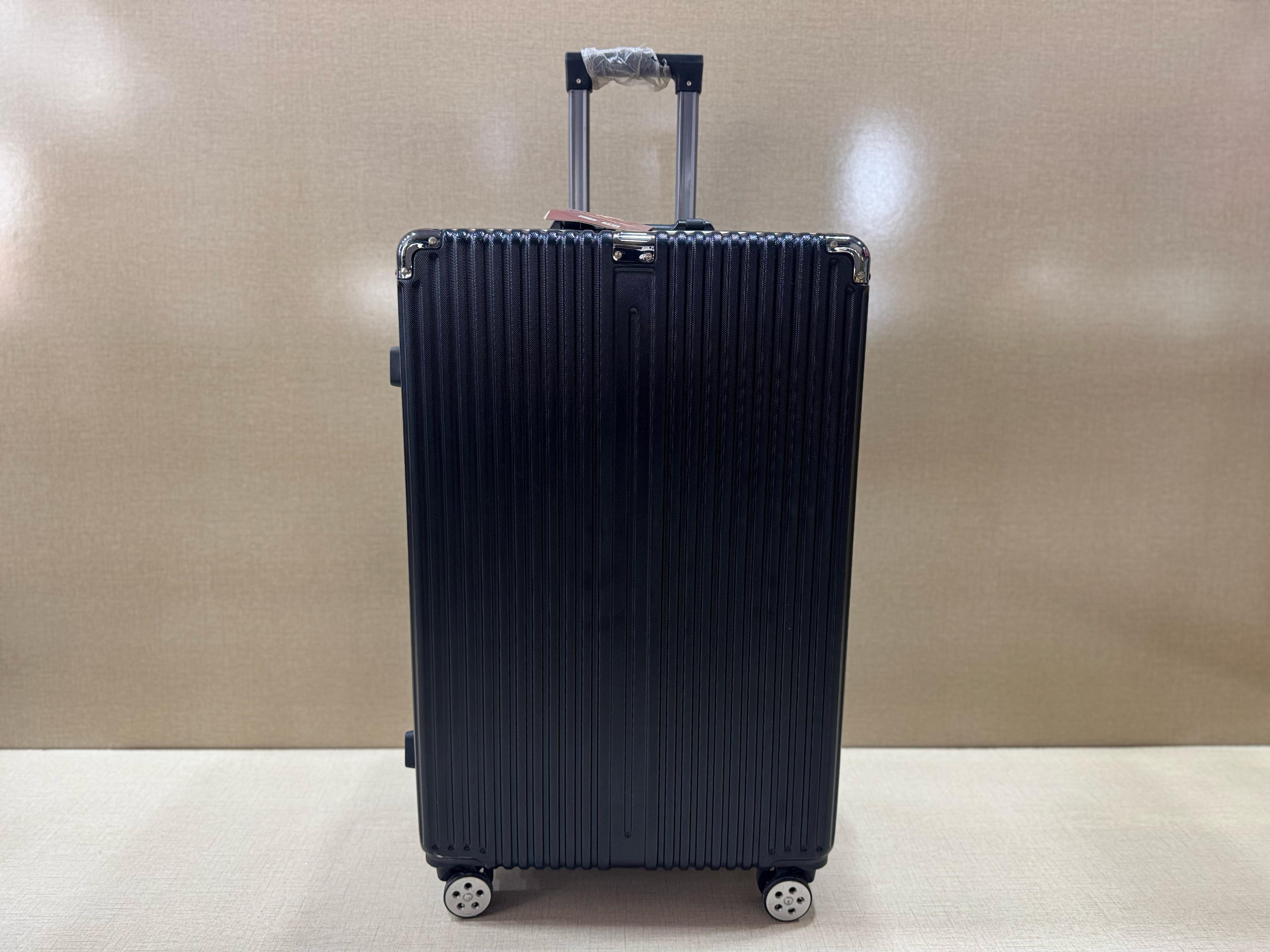 Golden Horse large size 28 inches luggage