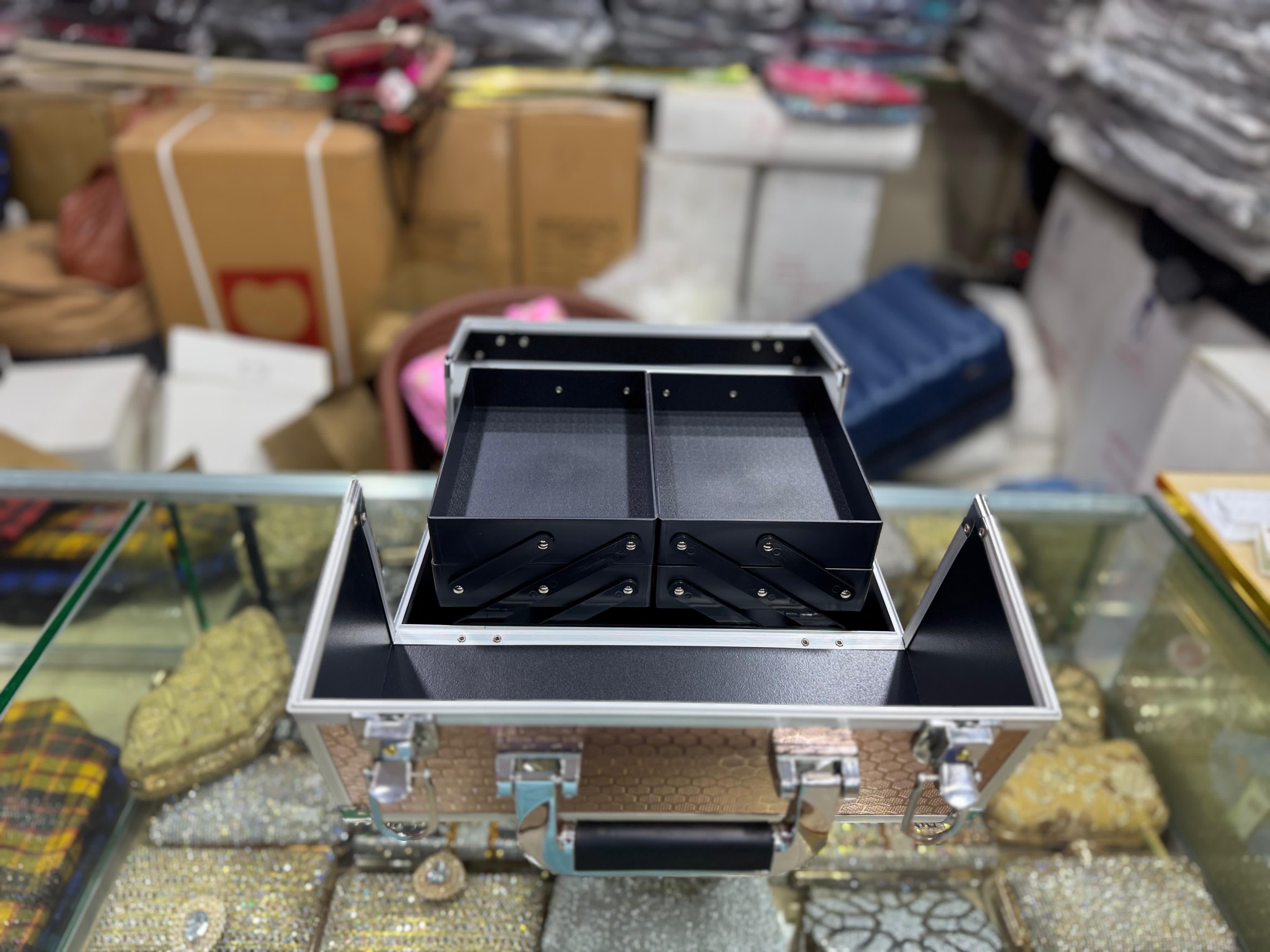 Beauty organizer box elegant design