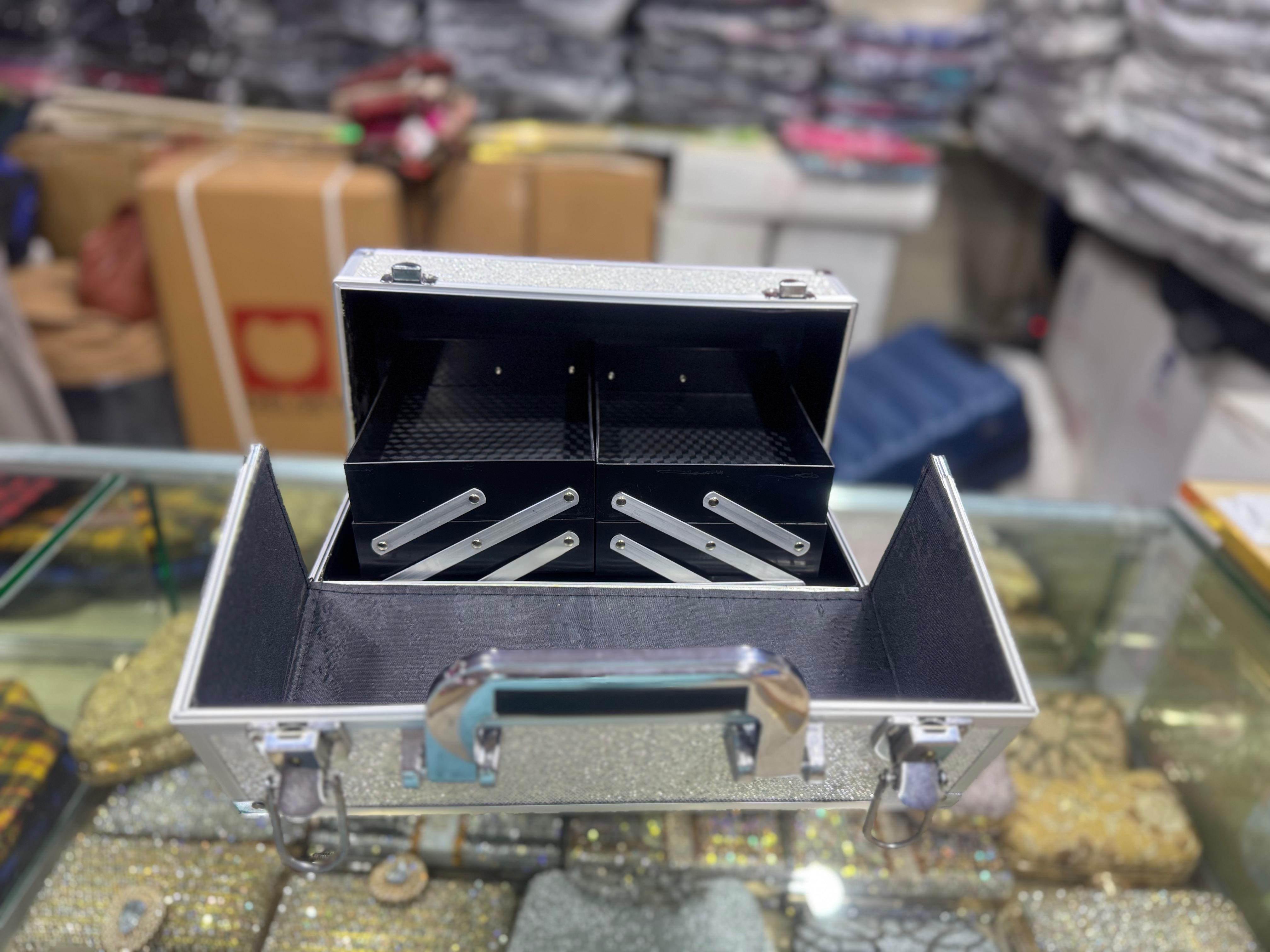 Beauty organizer box elegant design