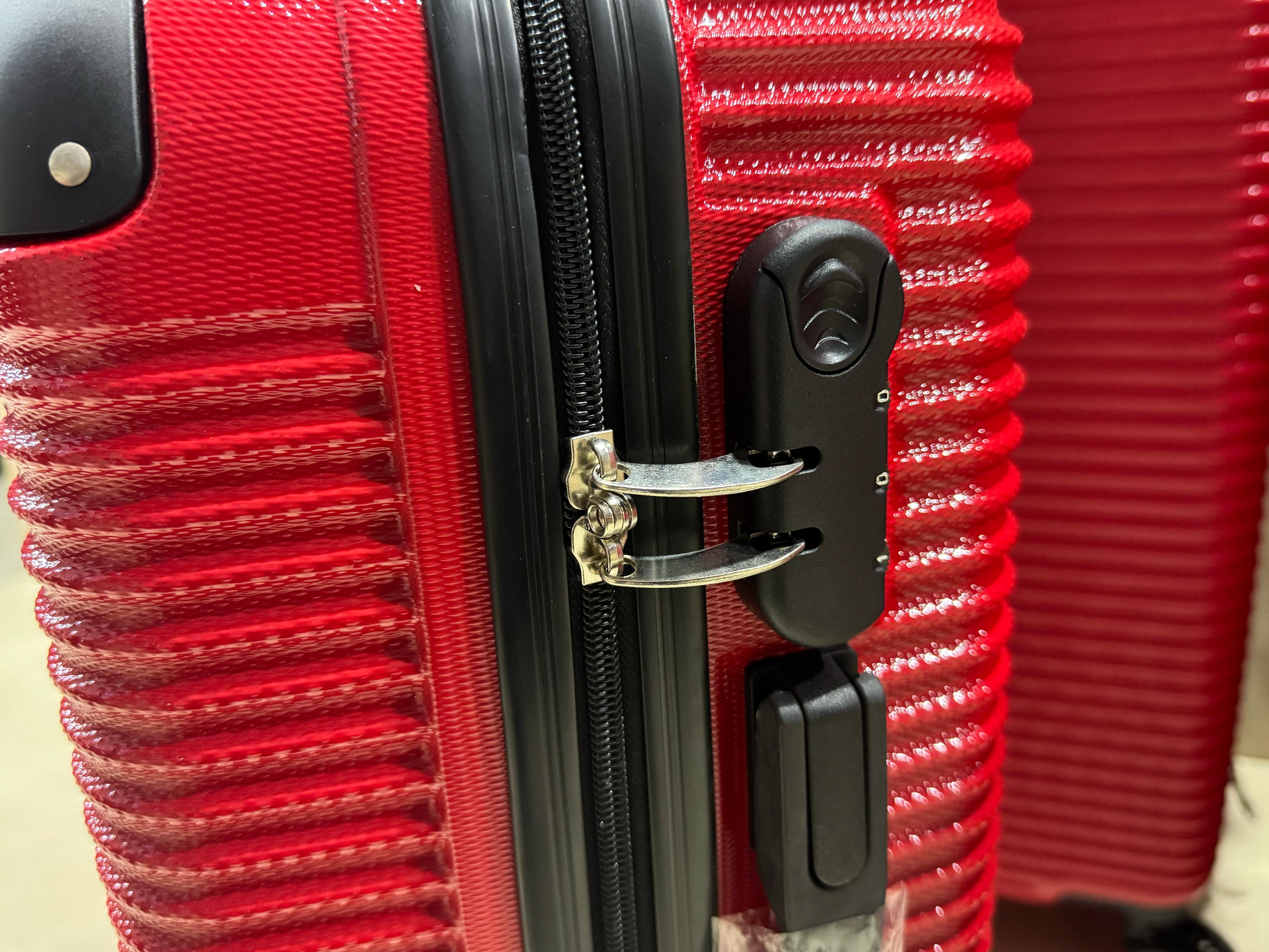 4 pics luggage set hardside