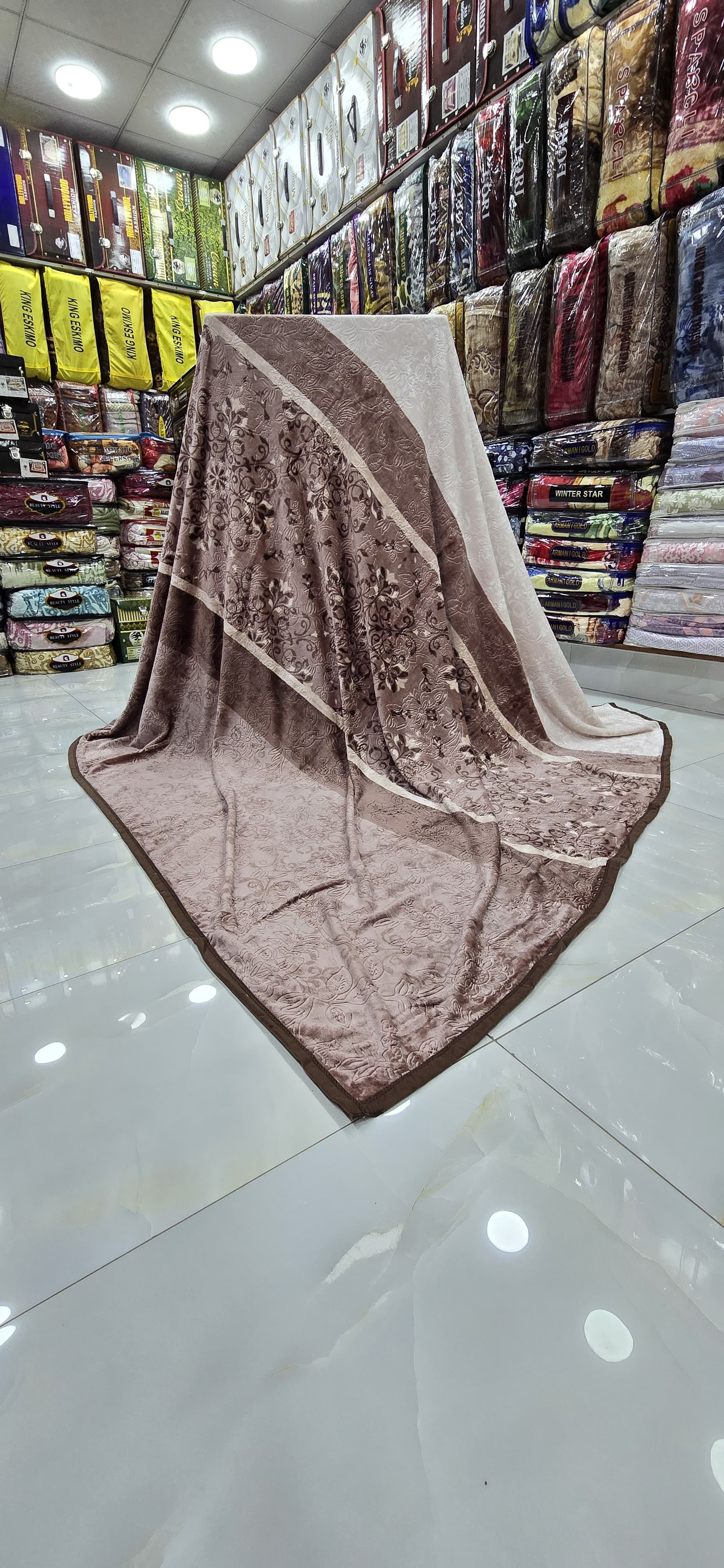 Spinsh silk flannel 
Size.200×240cm