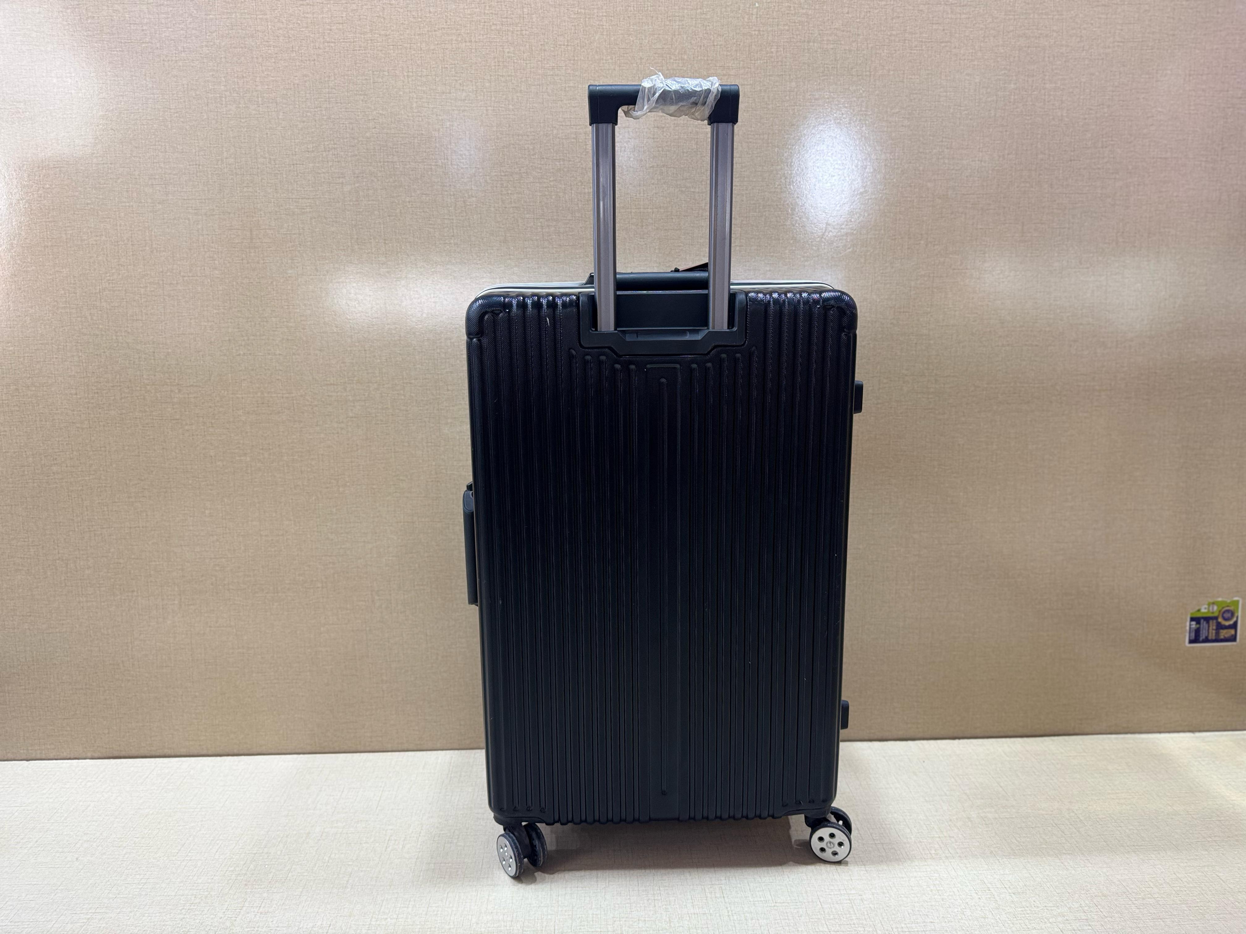 Golden Horse large size 28 inches luggage