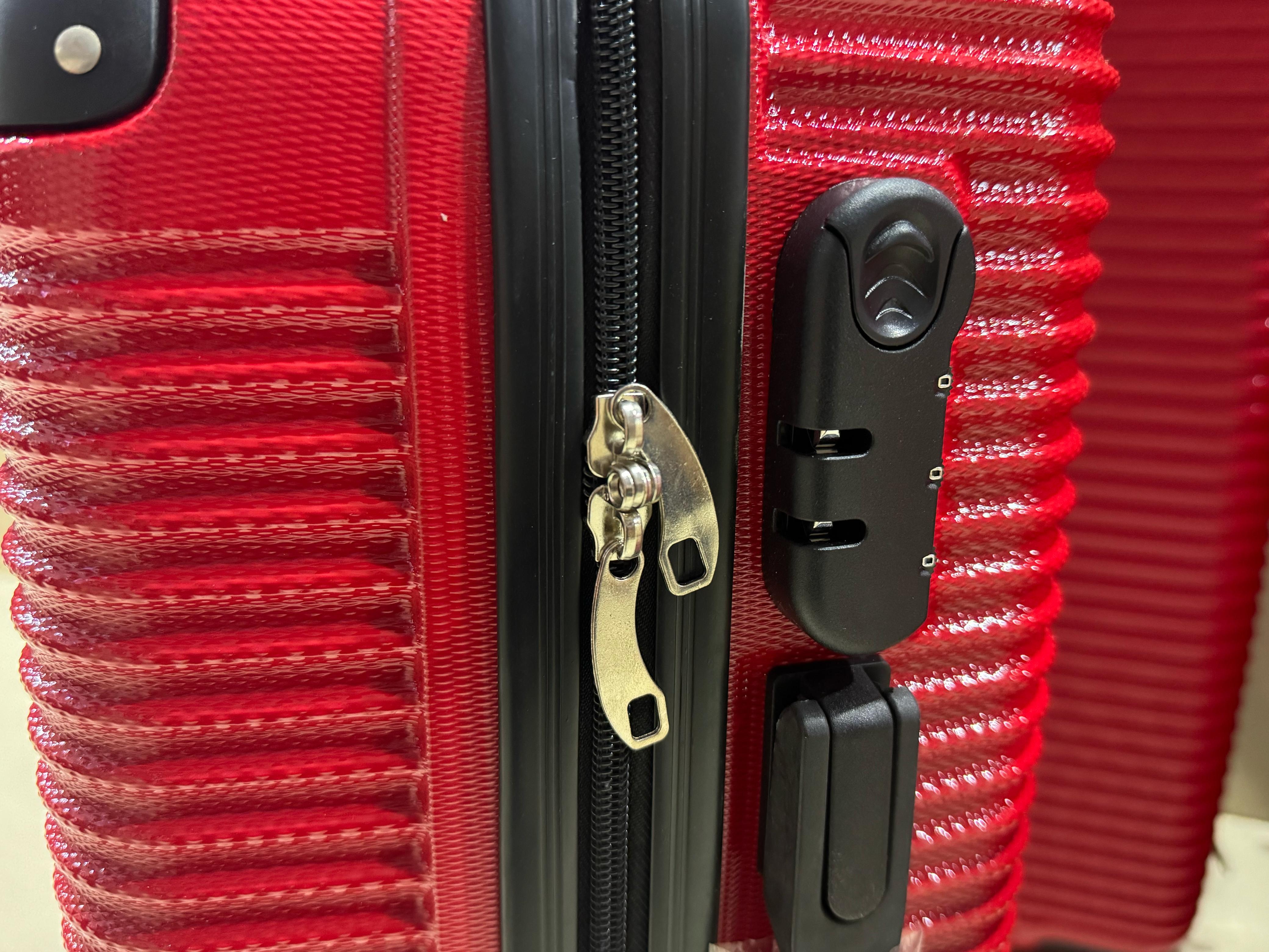 4 pics luggage set hardside