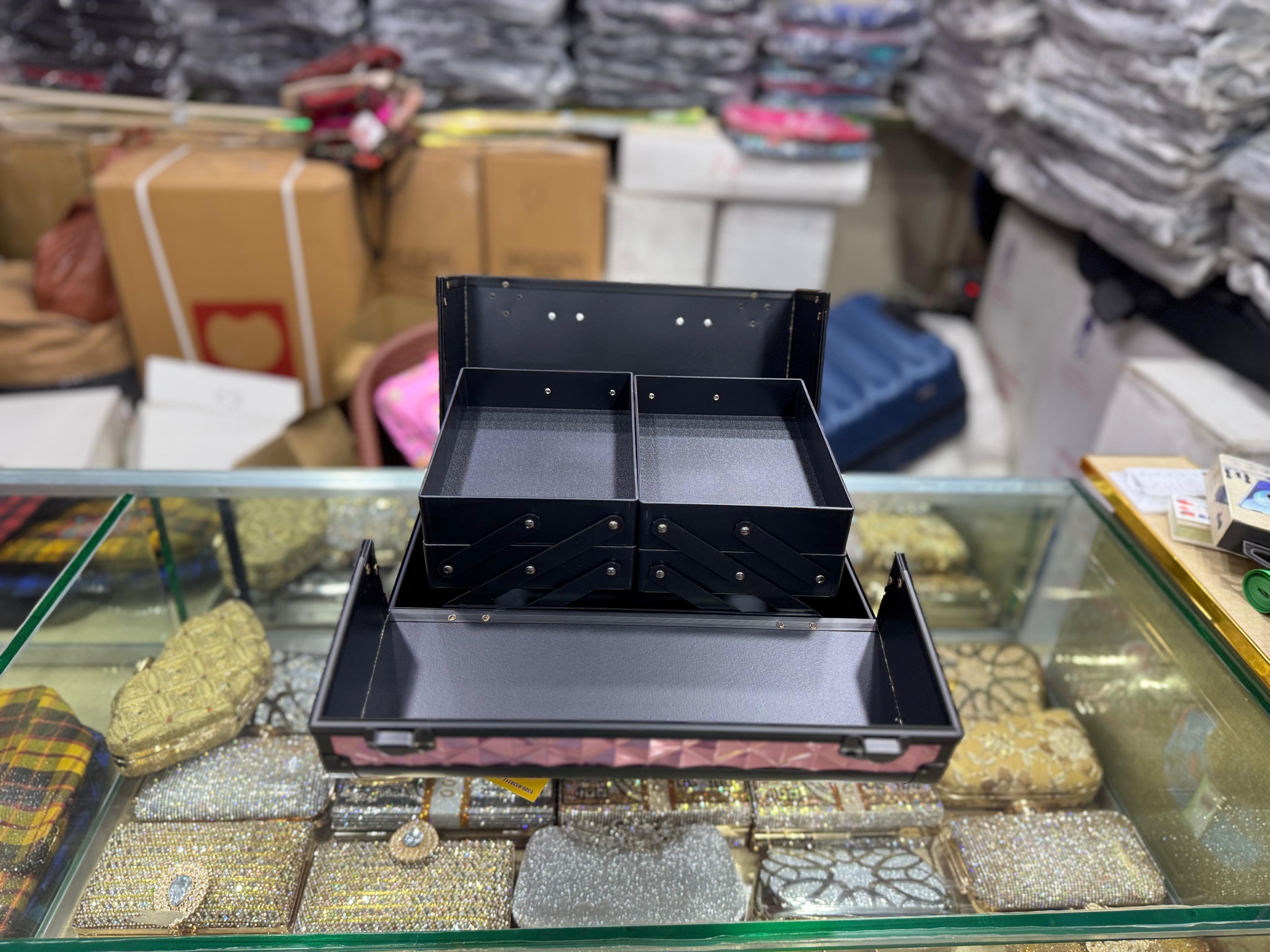 Beauty organizer box elegant design