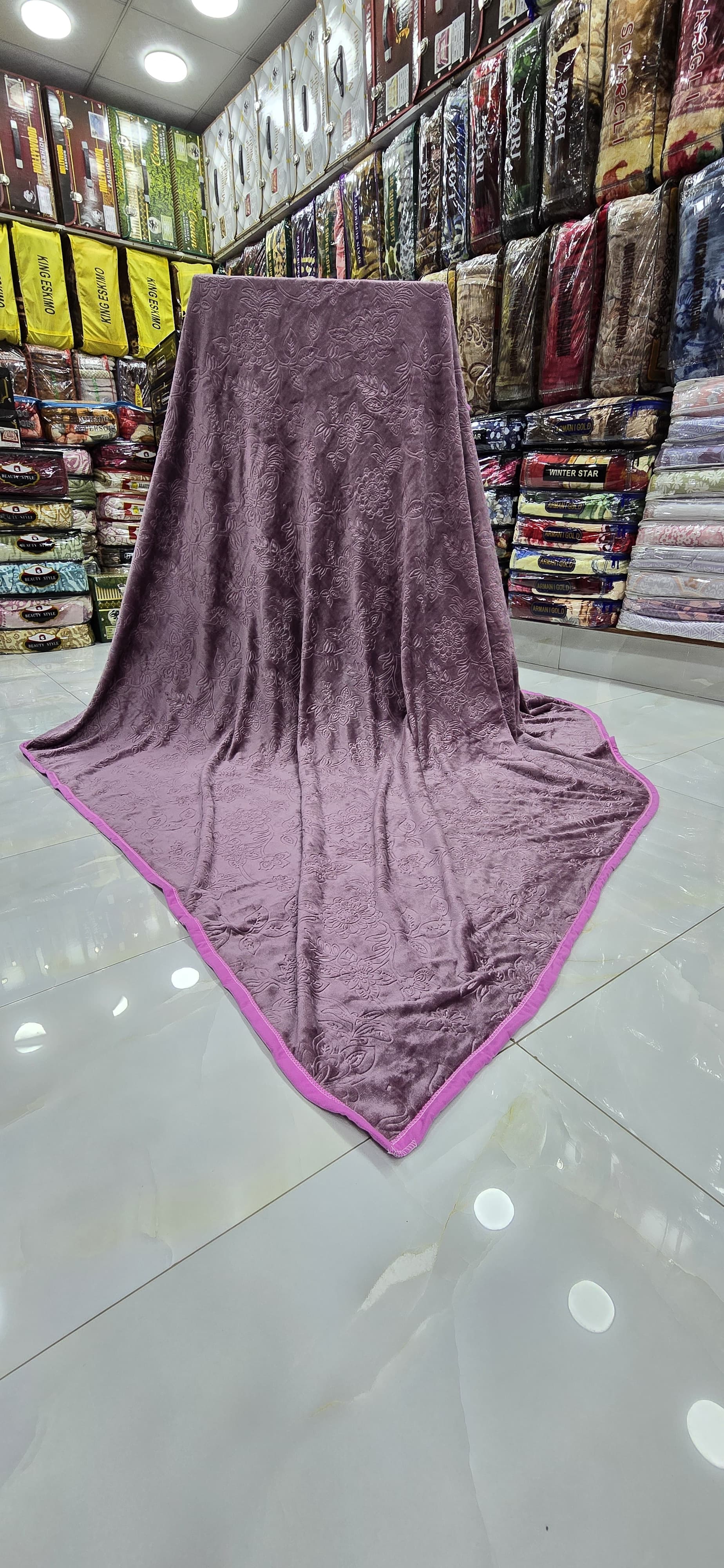 Spinsh silk flannel 
Size.200×240cm