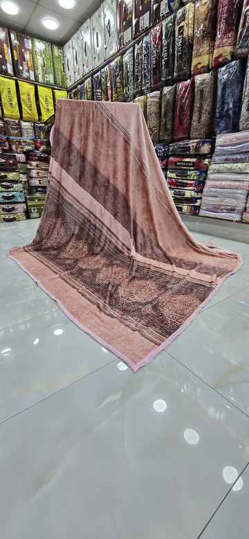 Spinsh silk flannel 
Size.200×240cm
