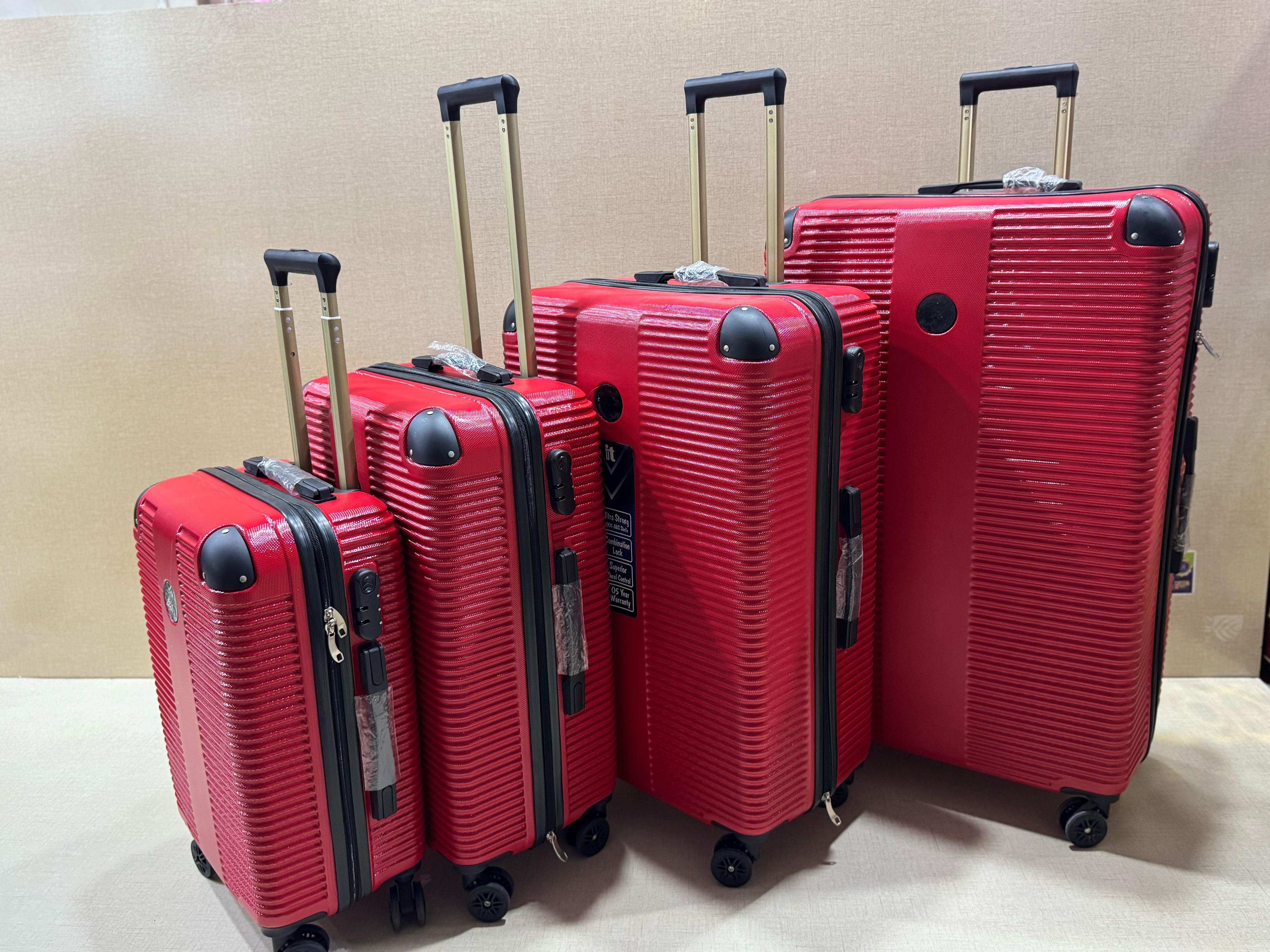 4 pics luggage set hardside