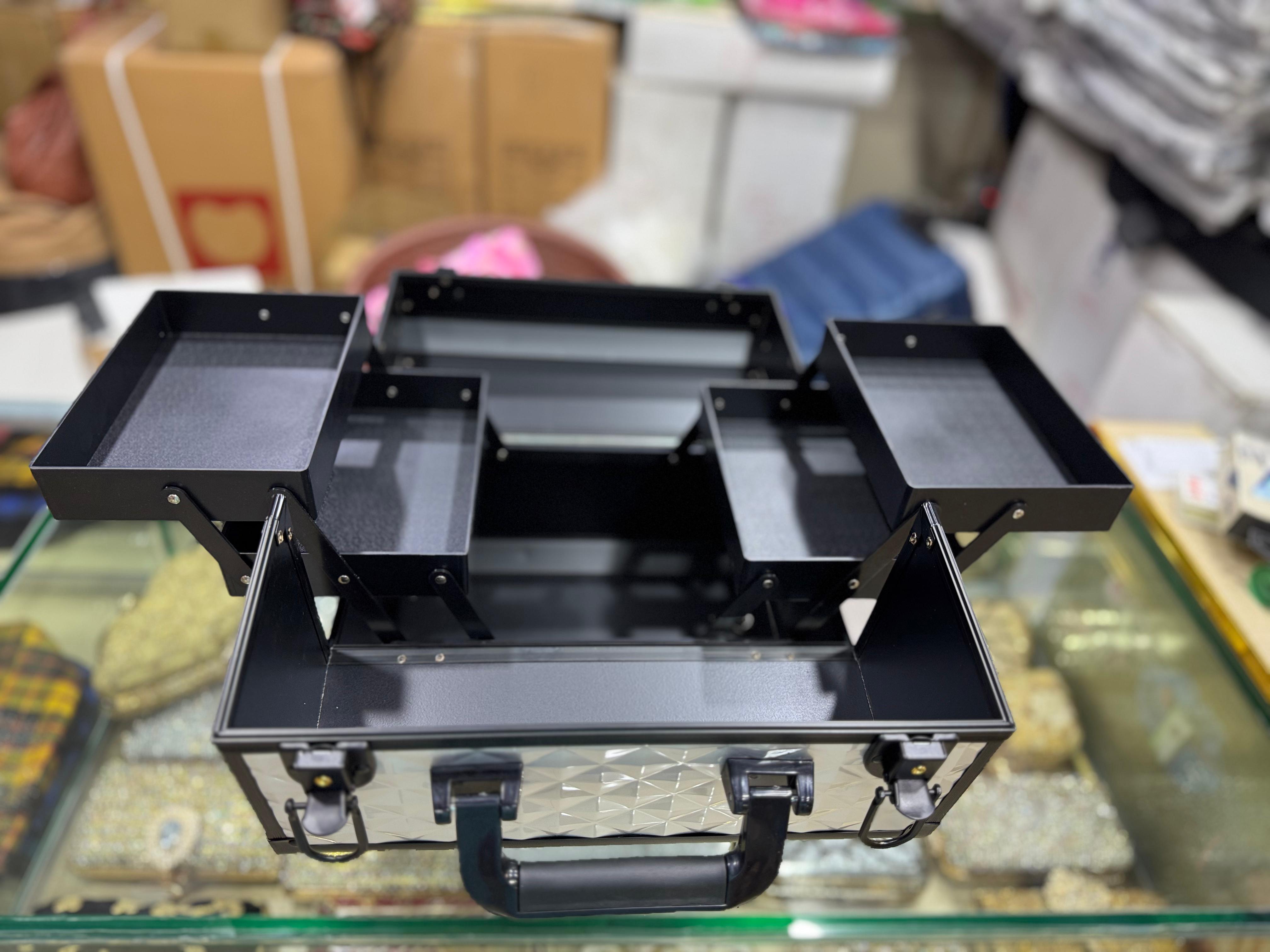 Beauty organizer box elegant design