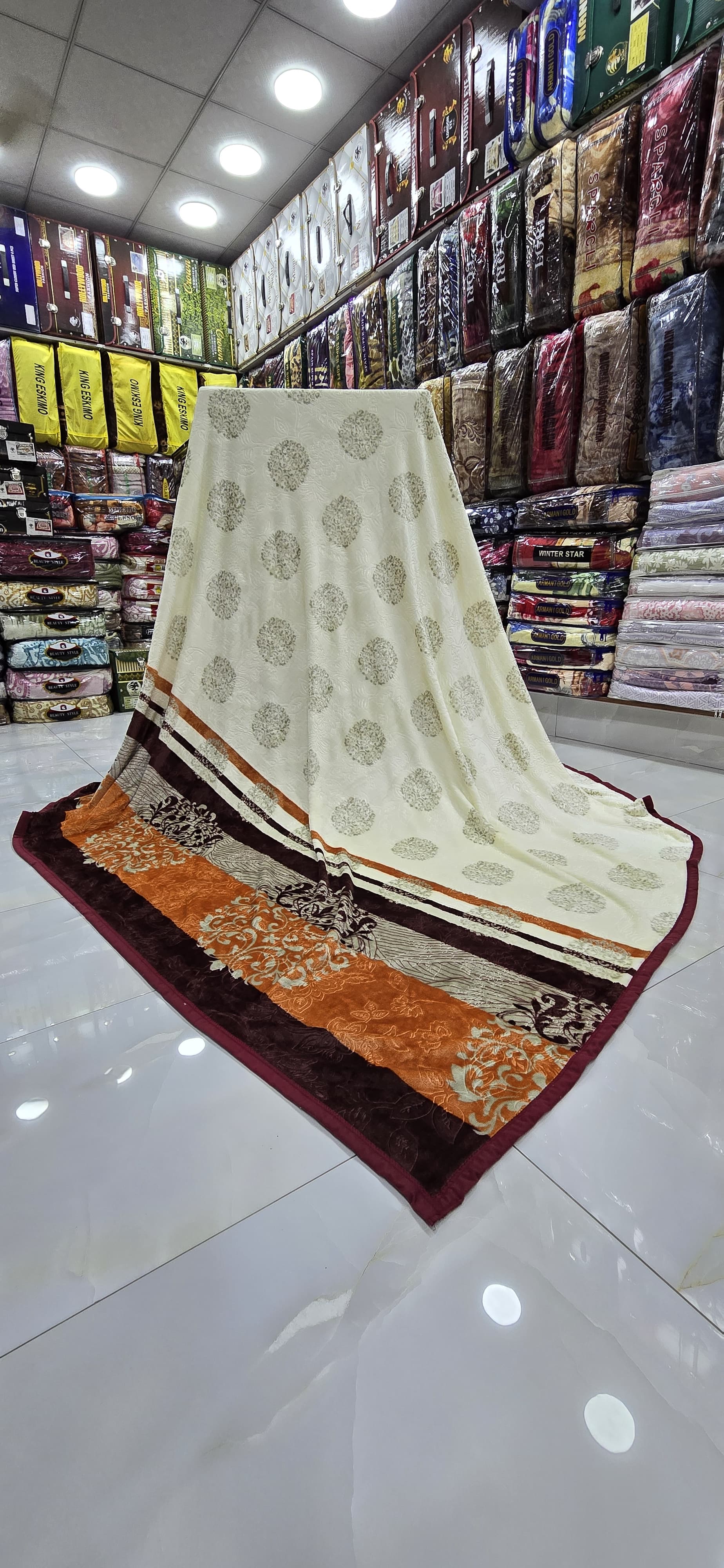 Spinsh silk flannel 
Size.200×240cm