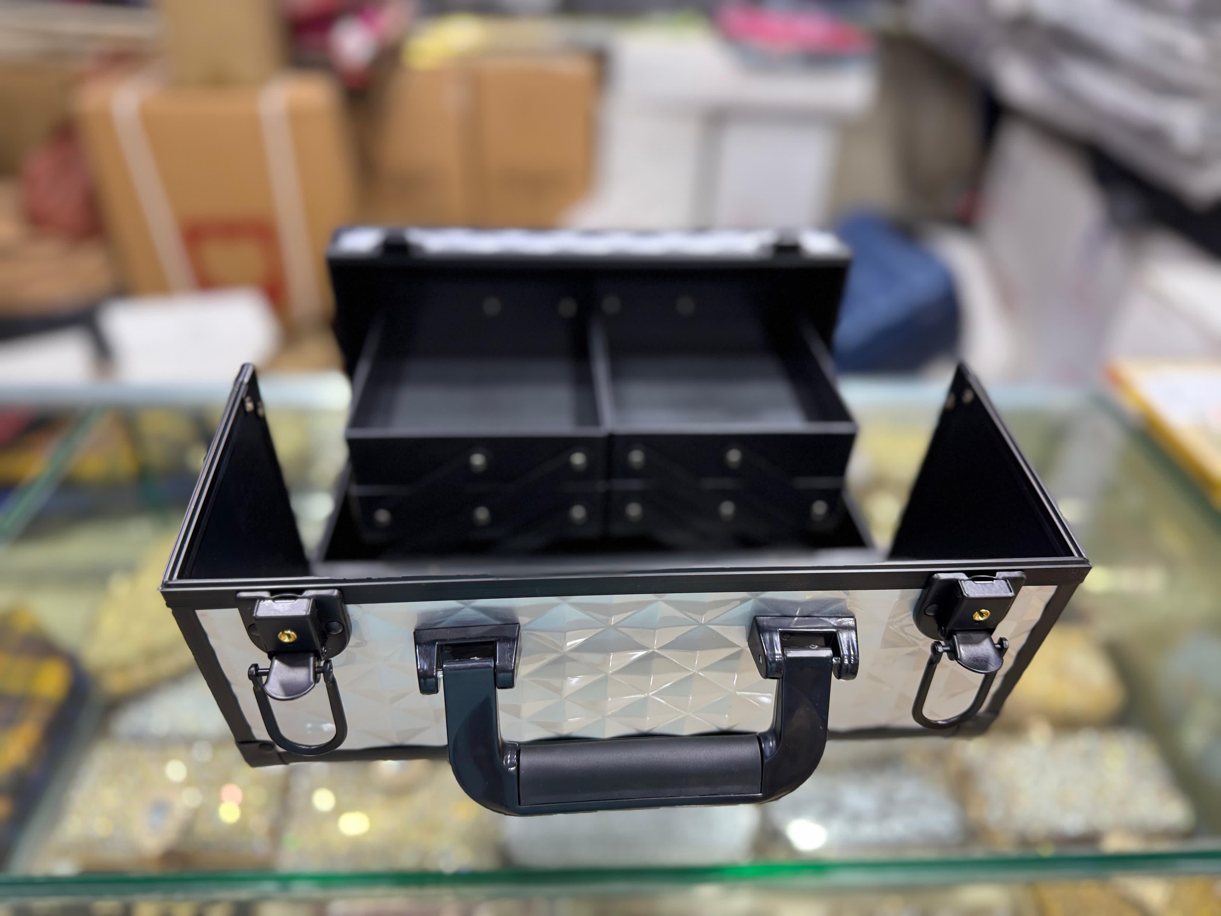 Beauty organizer box elegant design
