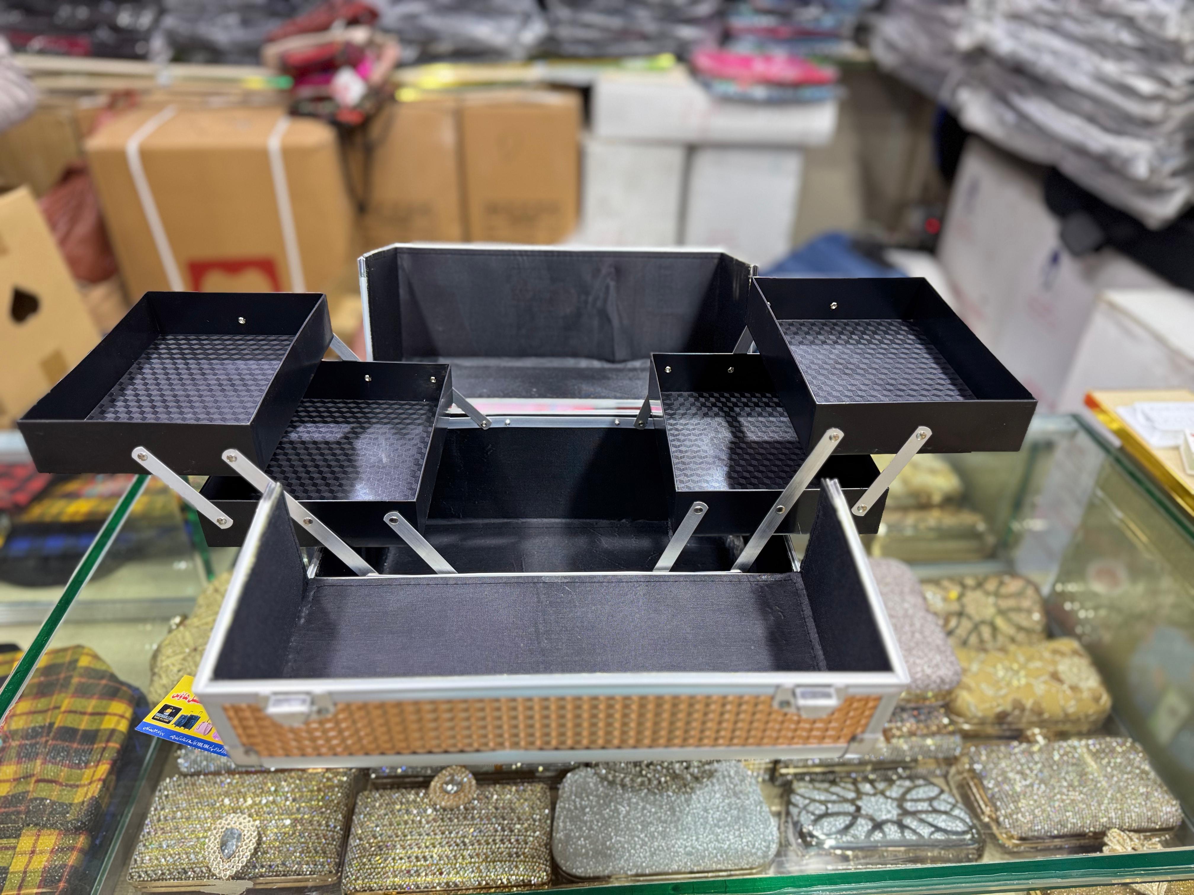Beauty organizer box elegant design